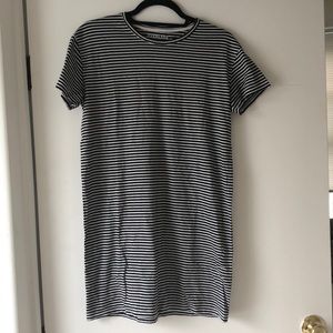 Everlane Navy Striped Cotton T Shirt Dress- small